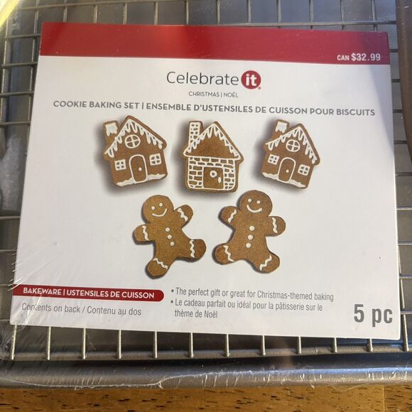 Celebrate It Gingerbread House Cookie Sheet Baking Set Cookie Cutters NEW - Picture 2 of 3